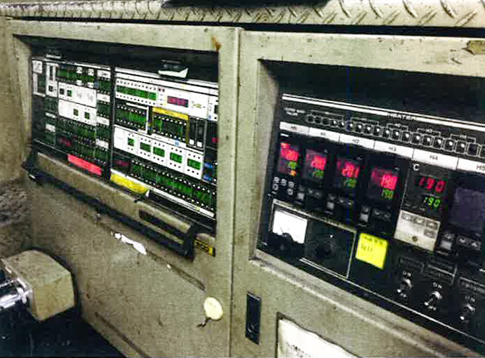 成形機　IS1300DEW-110A（1990）　