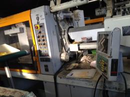 プラスチック成形機【2203108】川口製 KM180B2 買取