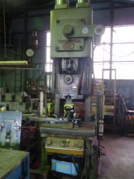 板金機械買取【2406803】アマダ製プレスTP60-X年式:1981年製プレス機買取